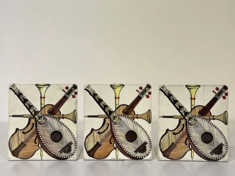 fornasetti-fermalibri-strumenti-01