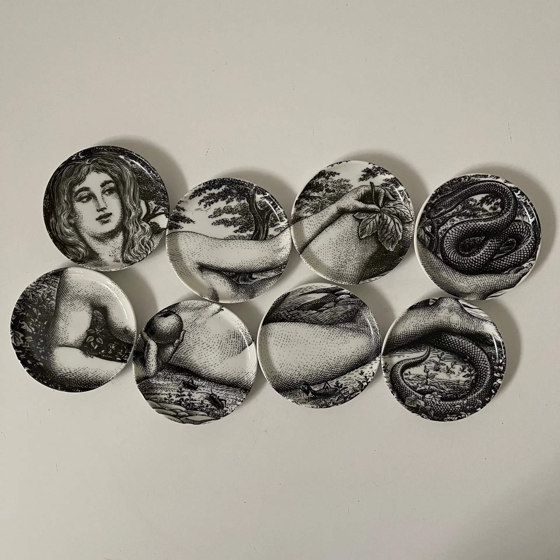 FORNASETTI, Set 16 Piattini Adamo ed Eva in porcellana - immagine 2