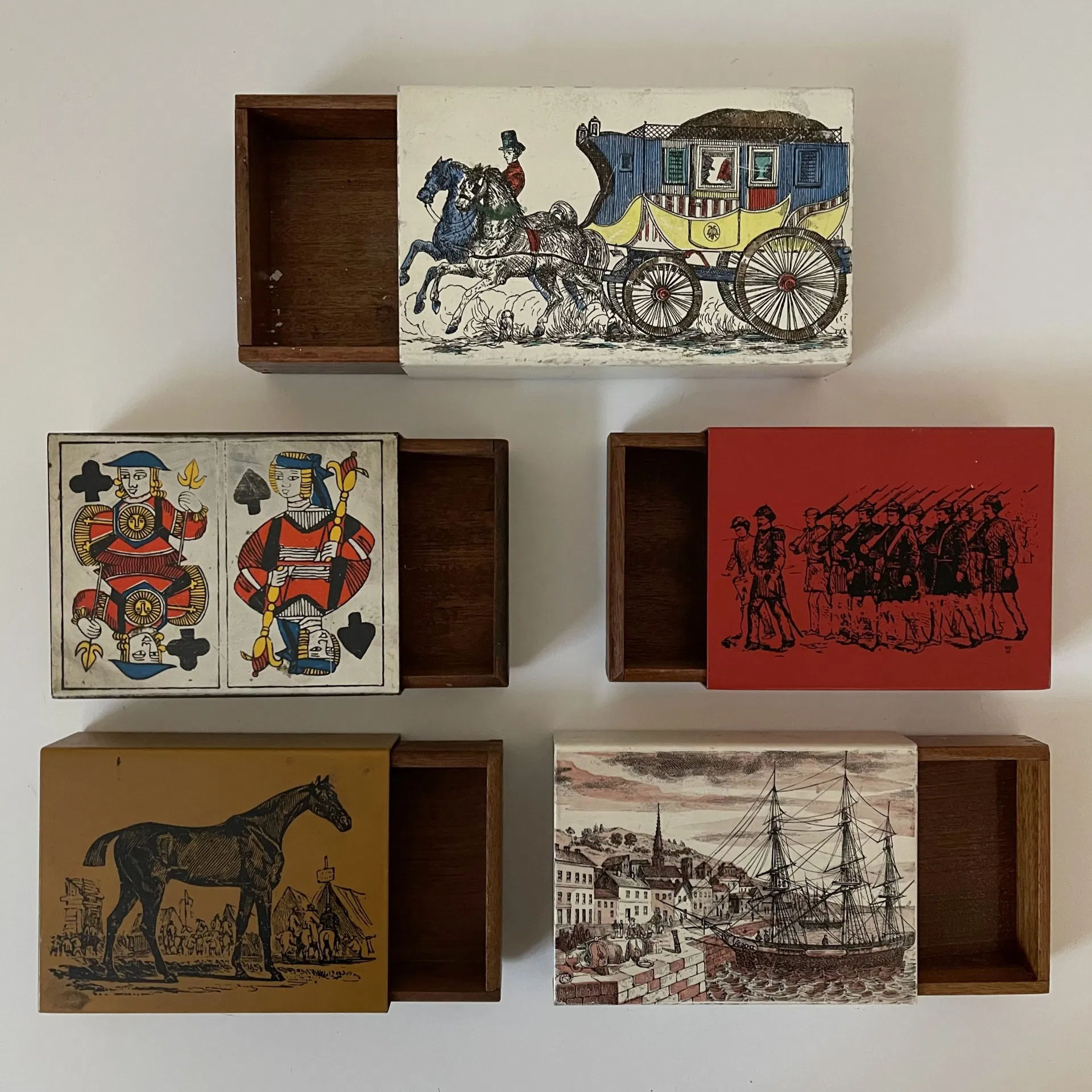 FORNASETTI PIERO, serie di 5 scatole Milano, anni '50 - immagine 2