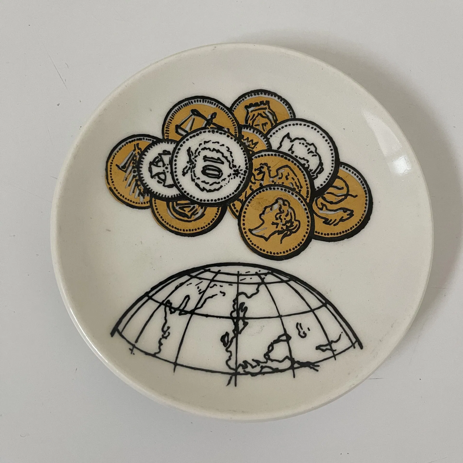 FORNASETTI PIERO, Otto sottobicchieri decoro "Monete" per Banca Unione Milano - immagine 3