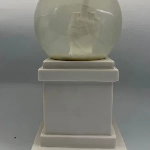 Seletti “L.O.V.E.” di Maurizio Cattelan