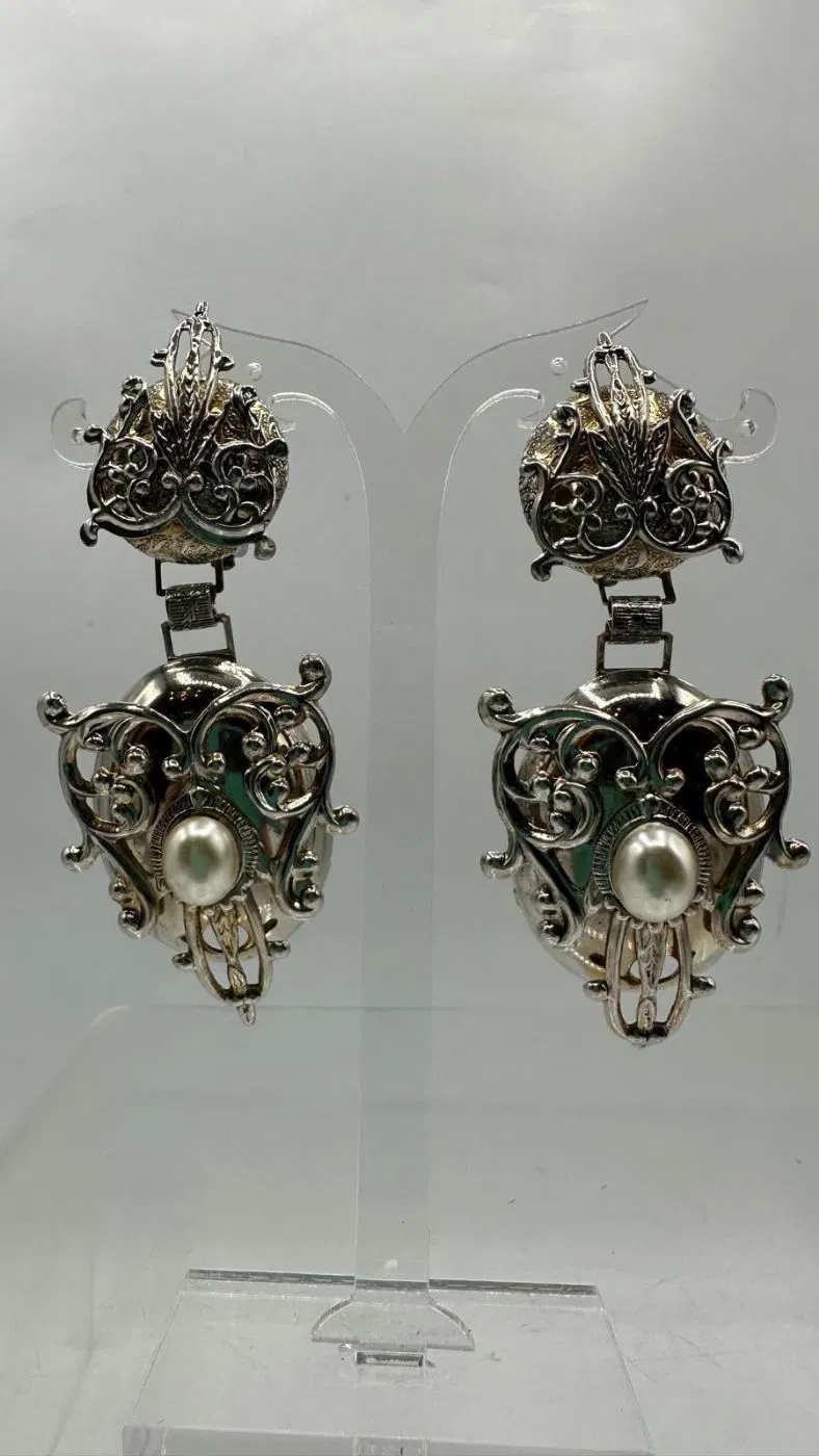 Orecchini pendenti in metallo a clips